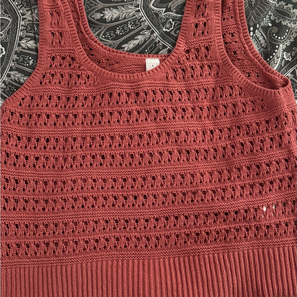 Old Navy Women's Sleeveless Crochet Sweater - Brick Red